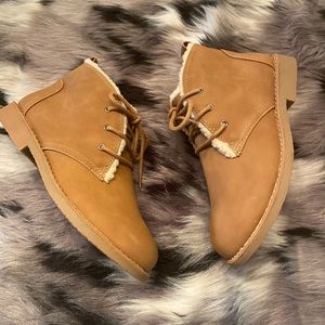 SEVEN DIALS MORRILA LACE UP BOOTIES